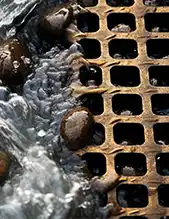 Large screening grates screening rocks and debris from water